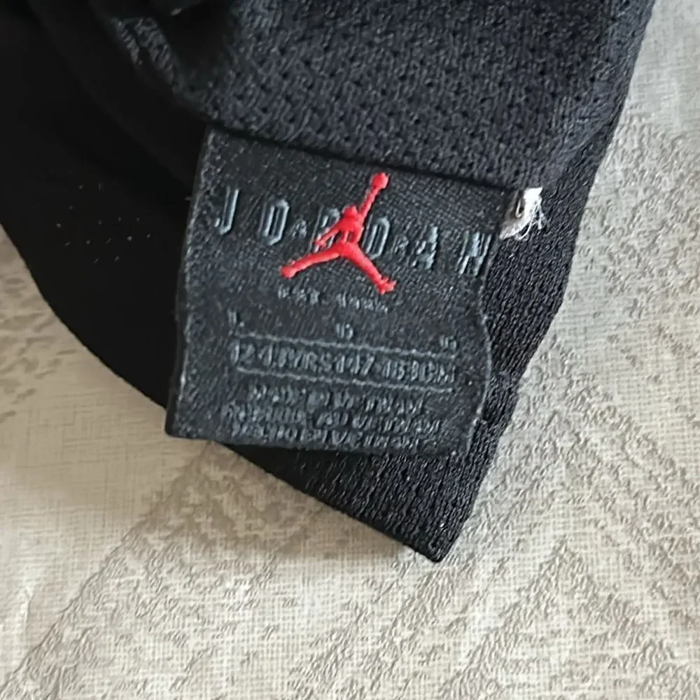Jordan Boys Reversible Black & White Mesh Athletic Shorts Large